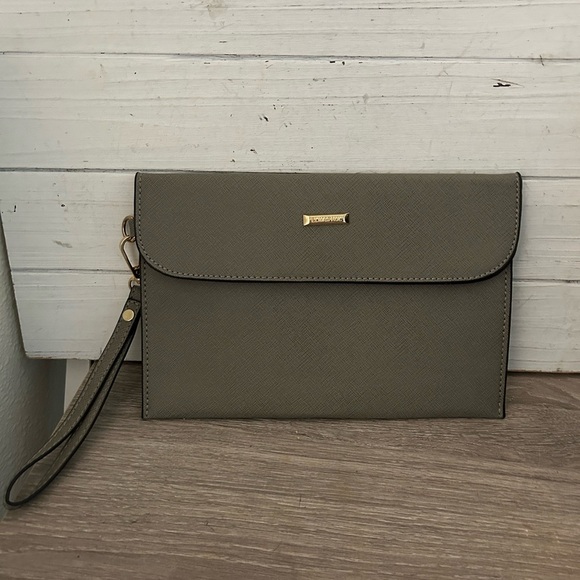 Elegant Elim & Paul Olive Wristlet Clutch - Picture 1 of 5